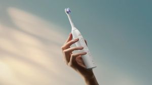 Eлектрическа четка за зъби Philips Sonicare  Series 6500 HX7410/02 , бяла + калъф за пътуване + 1 резервна глава бонус